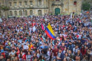 El tortuoso camino de la paz en Colombia.