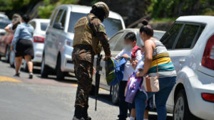 Retrocediendo décadas en la democracia salvadoreña